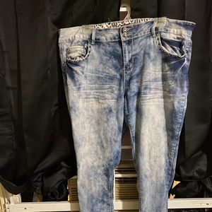 Plus size faded jean’s